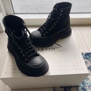 Alexander McQueen - LIKE NEW - Tread Slick Boots